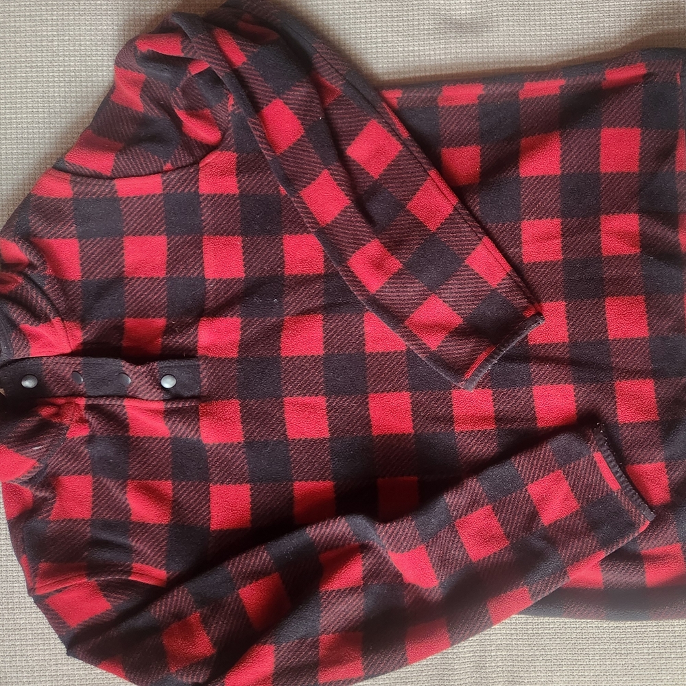Duluth Trading Co Red and Black Plaid Shirt